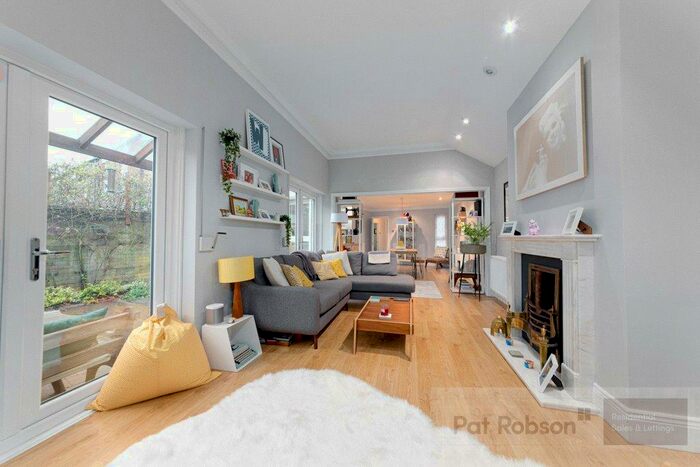 3 Bedroom End Of Terrace House To Rent In Brandling Place South, Jesmond, Newcastle Upon Tyne, NE2