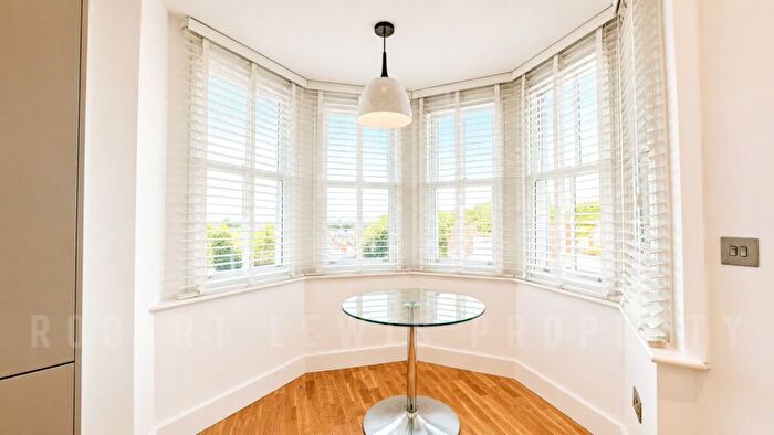 2 Bedroom Flat To Rent In Finchley Road, London, NW11