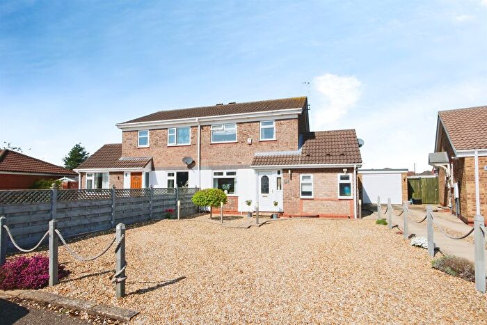 3 Bedroom Semi Detached House For Sale In Kirkcroft, Wigginton, York, YO32