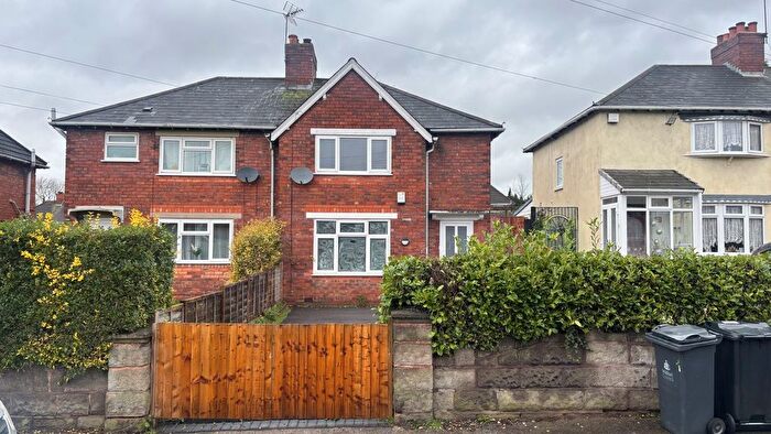 3 Bedroom Semi Detached House For Sale In Oak Crescent, Leamore, Walsall, WS3