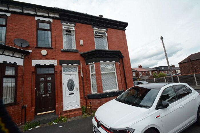 3 Bedroom End Of Terrace House For Sale In Nelson Drive, Droylsden, M43