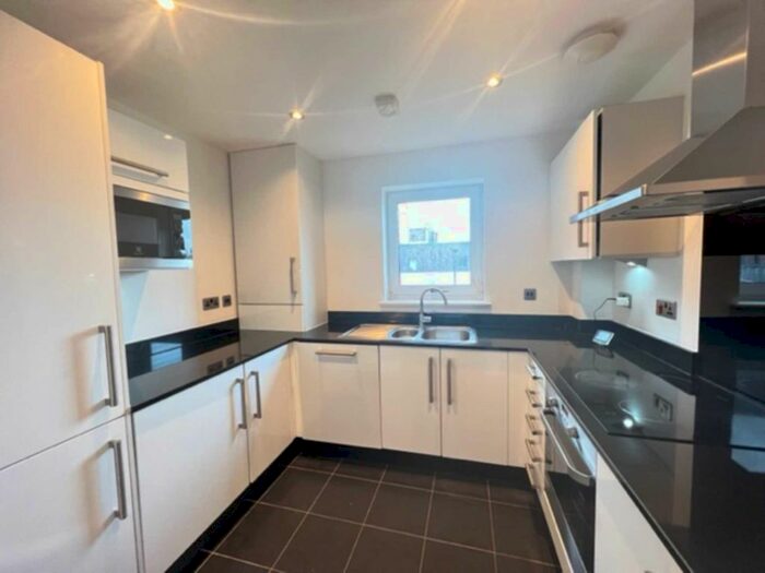 3 Bedroom Flat To Rent In Fairthorn Road, Charlton, SE7