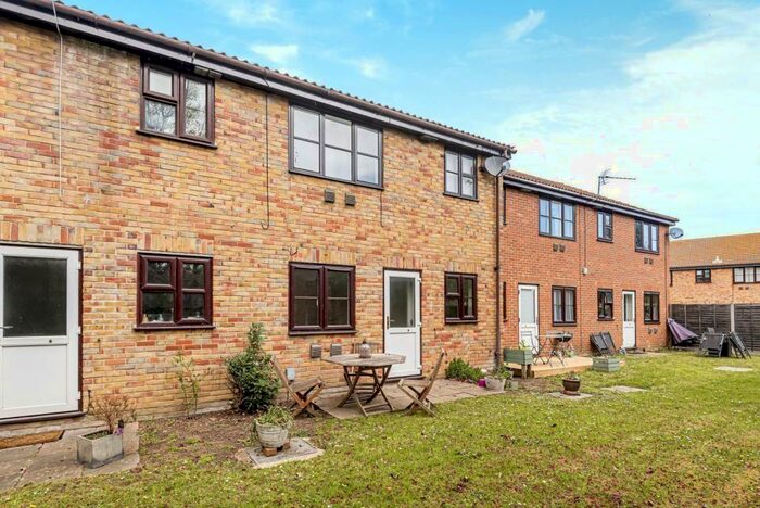 1 Bedroom Ground Maisonette To Rent In Lindley Road, Walton-On-Thames, Surrey, KT12