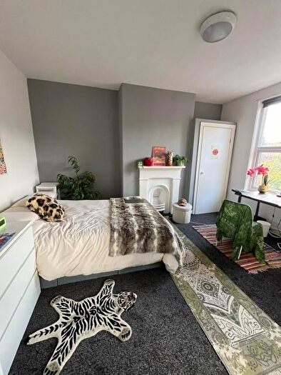 3 Bedroom House To Rent In Thomas Street, Leeds, LS6