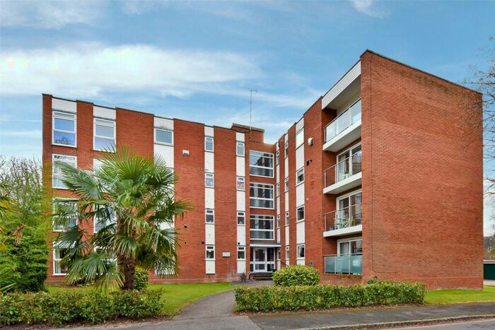 2 Bedroom Apartment To Rent In Grosvenor Drive, Maidenhead, Berkshire, SL6