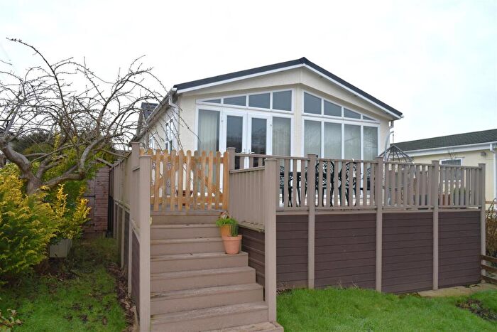 2 Bedroom Park Home For Sale In Nidderdale Lodge Park, Knaresborough, HG5