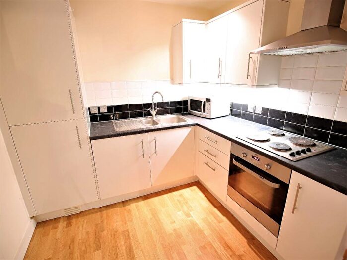 2 Bedroom Flat To Rent In Axminster Road, London, N7