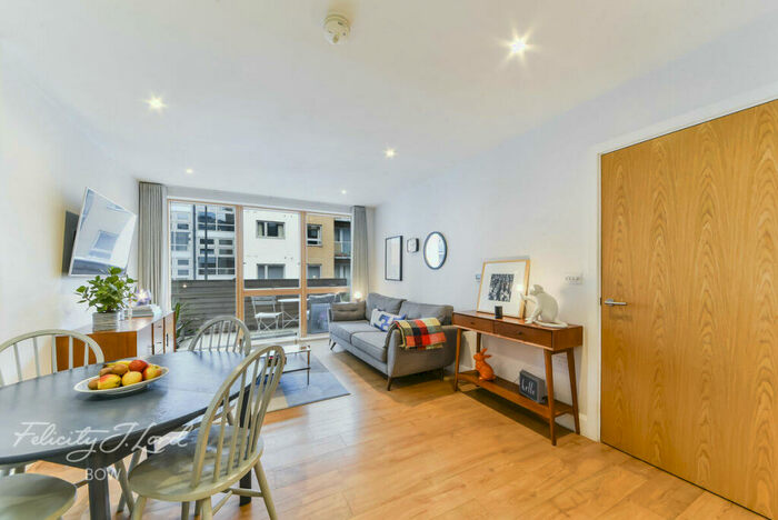 1 Bedroom Apartment For Sale In Pilch House, Violet Road, London, E3