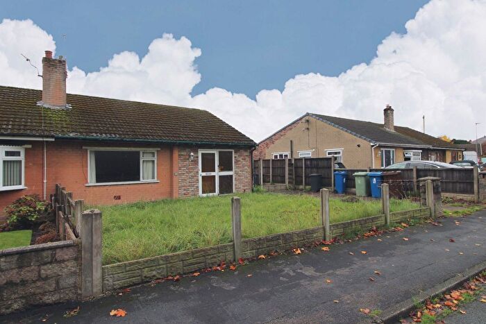 2 Bedroom Bungalow For Sale In Oak Avenue, Abram, Wigan, WN2
