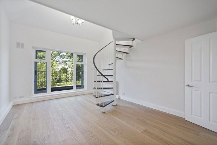 2 Bedroom Flat To Rent In Parkhill Road Belsize Park, NW3