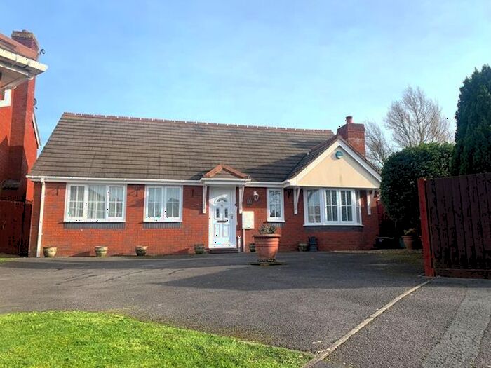 3 Bedroom Detached Bungalow For Sale In Chinston Close, Awliscombe, Honiton, EX14