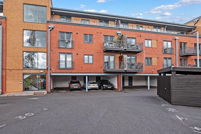2 Bedroom Flat For Sale In Bradley Court, Crossley Road, Diglis, Worcester., WR5