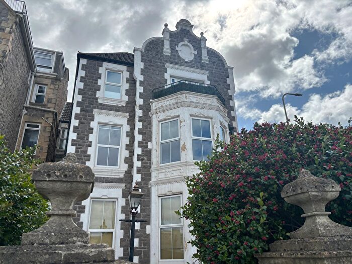 3 Bedroom Flat For Sale In Beach Road, BS23