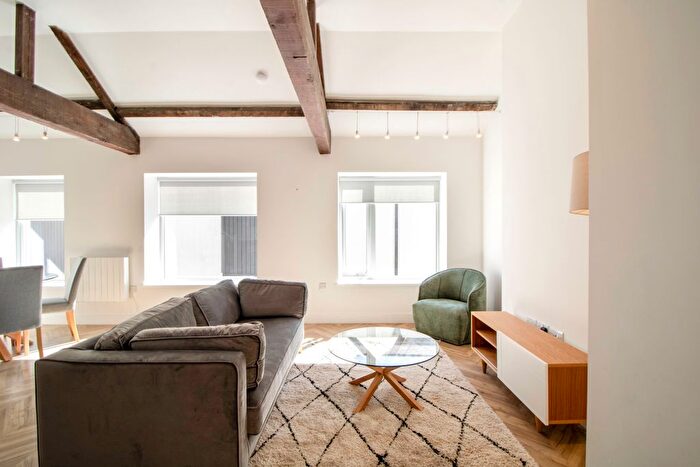 2 Bedroom Flat To Rent In Briggate, Leeds, LS1