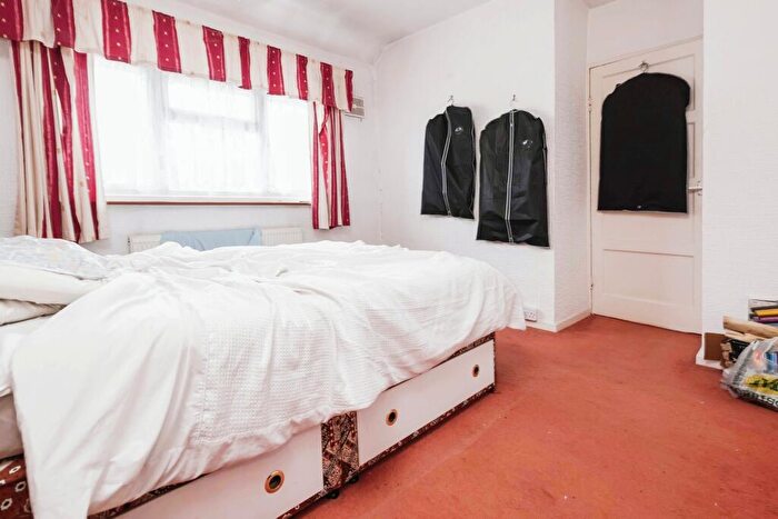 2 Bedroom End Of Terrace House For Sale In Longmeadow Crescent, Birmingham, West Midlands, B34
