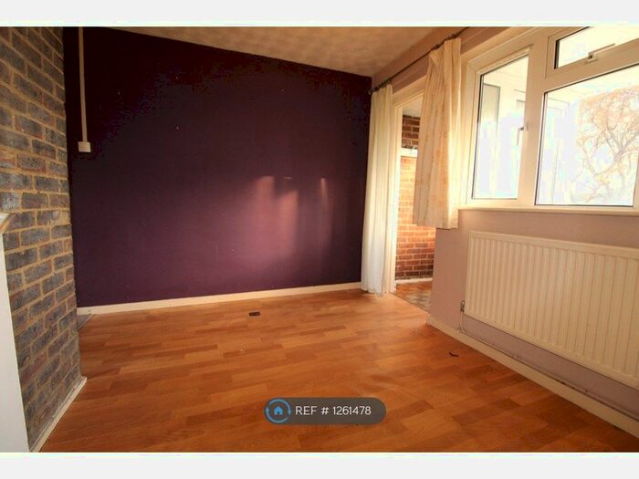 3 Bedroom Terraced House To Rent In Swallow Gardens, Hatfield AL10