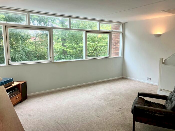 3 Bedroom Town House To Rent In Abbots Park, St.Albans, AL1