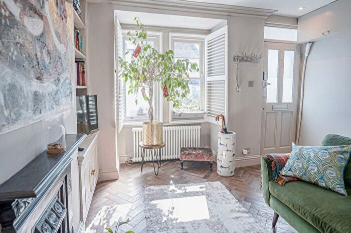 2 Bedroom Flat To Rent In Wood Green, N22