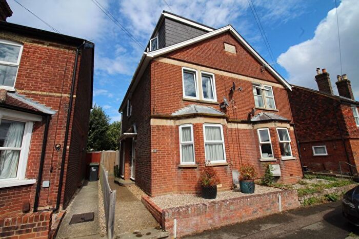 3 Bedroom Flat For Sale In Uridge Road, Tonbridge, TN10