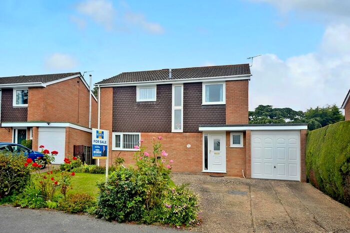 4 Bedroom Detached House For Sale In Cordon Crescent, Earls Barton, Northampton, NN6