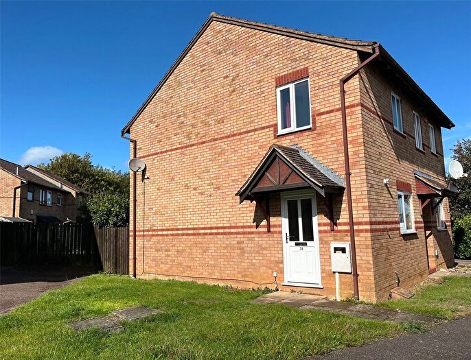 2 Bedroom Semi-Detached House For Sale In Sherwood Drive, Daventry, Northamptonshire, NN11