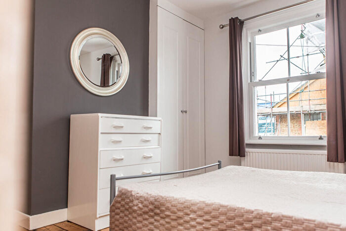 5 Bedroom Semi Detached House To Rent In Nettles Terrace, Guildford, GU1