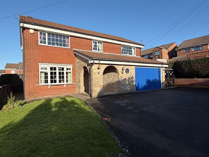 4 Bedroom Detached House For Sale In Lapwing Close, Stalybridge, SK15