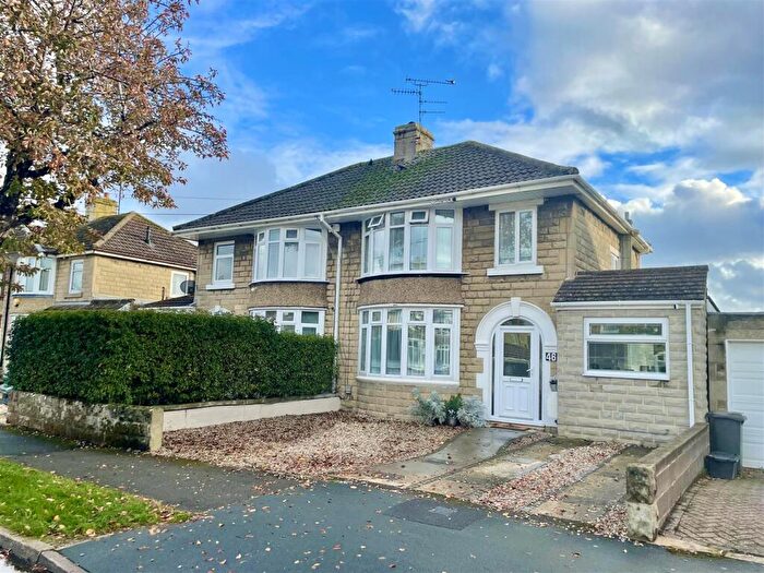 3 Bedroom Semi-Detached House For Sale In Cornwall Avenue, Swindon, SN2