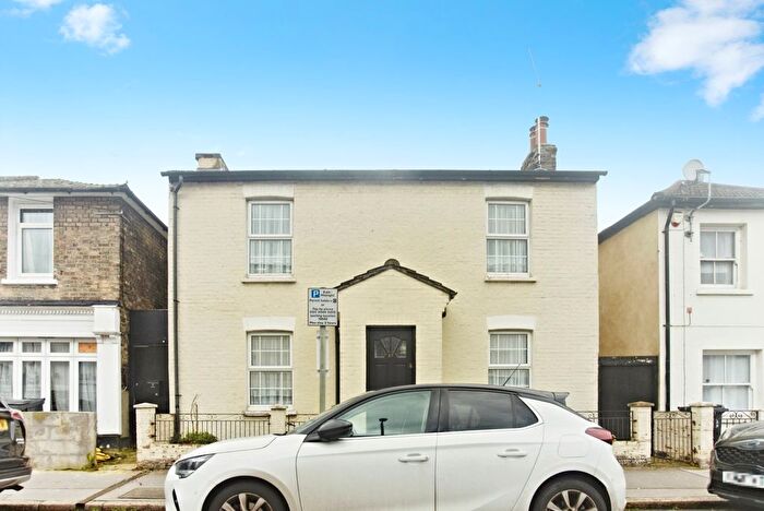 2 Bedroom Detached House For Sale In West Street, Croydon, CR0