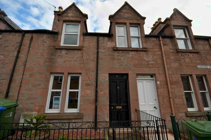 3 Bedroom Terraced House To Rent In Duncraig Street, Inverness, IV3