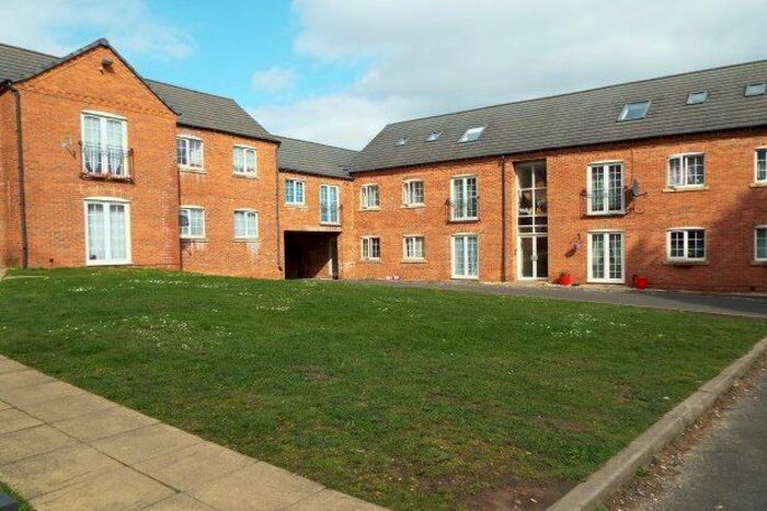 1 Bedroom Flat To Rent In The Grange, Redditch, B98