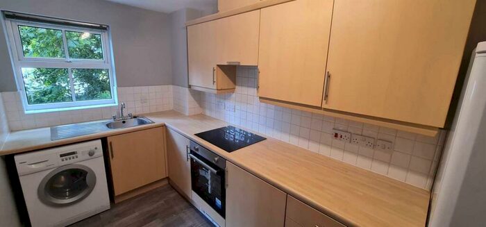 2 Bedroom Flat To Rent In Hart Road Manchester, M14
