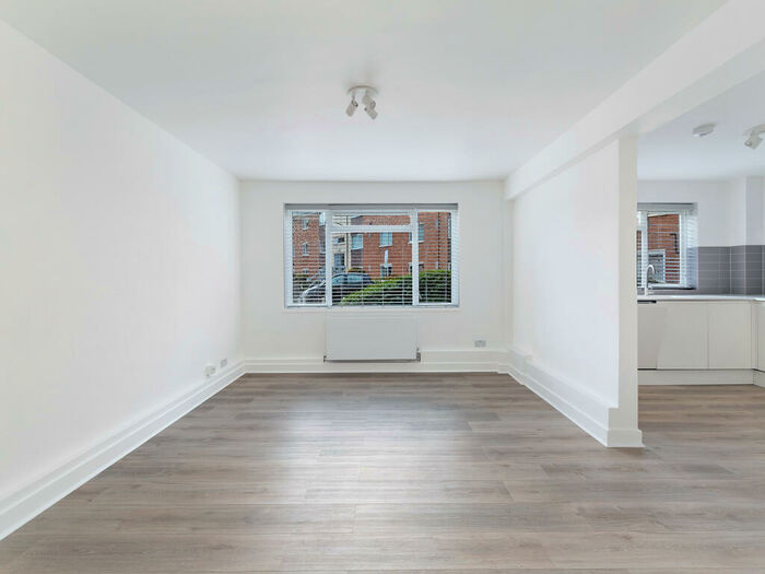 3 Bedroom Apartment To Rent In Bishops Court, Croydon Croydon, CR0