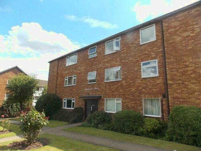 2 Bedroom Flat To Rent In Woodford Green, IG8