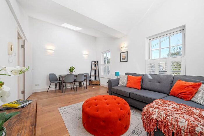 2 Bedroom Flat For Sale In Lyham Road, SW2