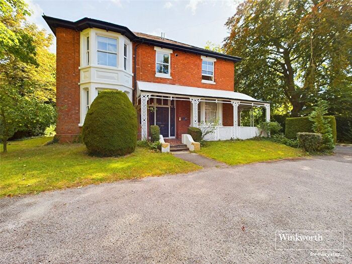 2 Bedroom Flat To Rent In Priest Hill, Caversham, Reading, Berkshire, RG4