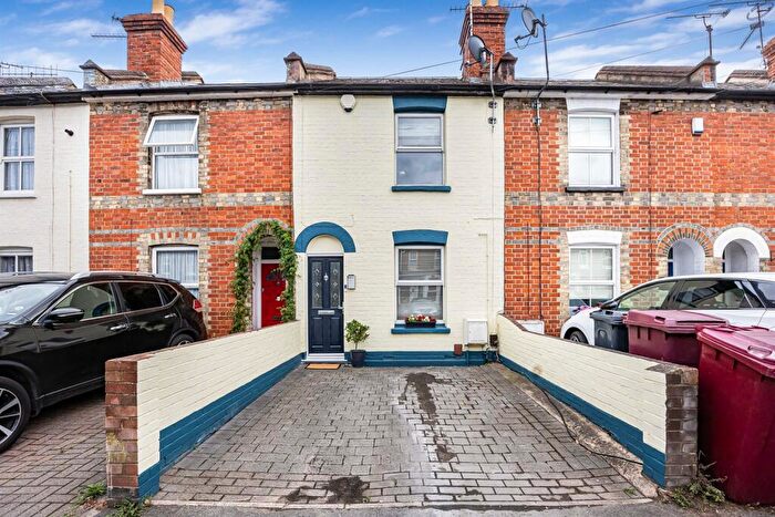 3 Bedroom Terraced House For Sale In Gosbrook Road, Caversham, Reading, RG4