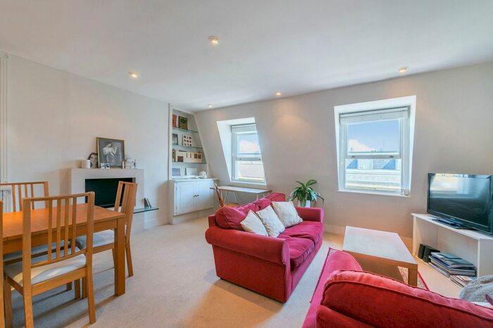 3 Bedroom Flat To Rent In Cumberland Street, London, SW1V