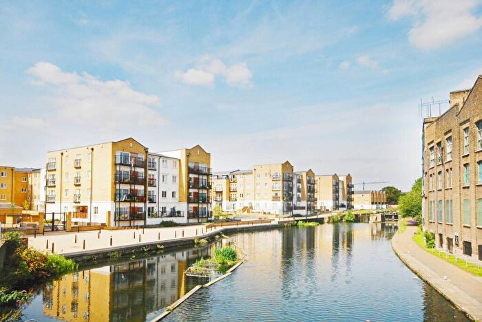 2 Bedroom Flat To Rent In Candle Street, Stepney, London, E1