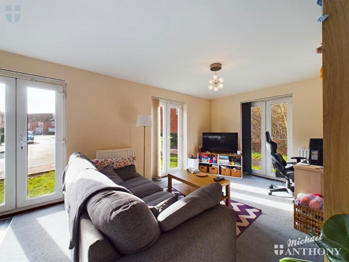 1 Bedroom Flat For Sale In Musket Path, Aylesbury, HP19