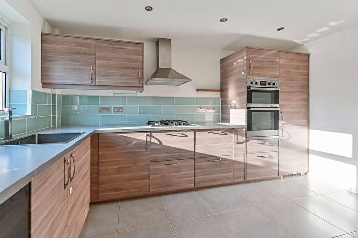 3 Bedroom End Of Terrace House To Rent In Hampden Lane, Tottenham, London, N17