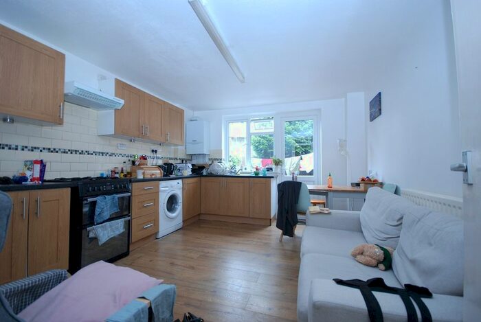 4 Bedroom Terraced House To Rent In Mandela Street, Oval, SW9