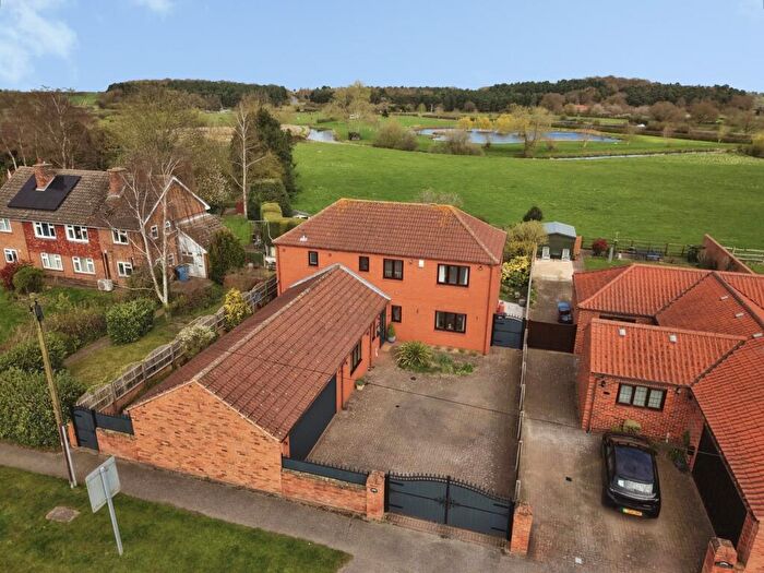 4 Bedroom Detached House For Sale In Breck Lodge, Thorpe Road, Mattersey, DN10