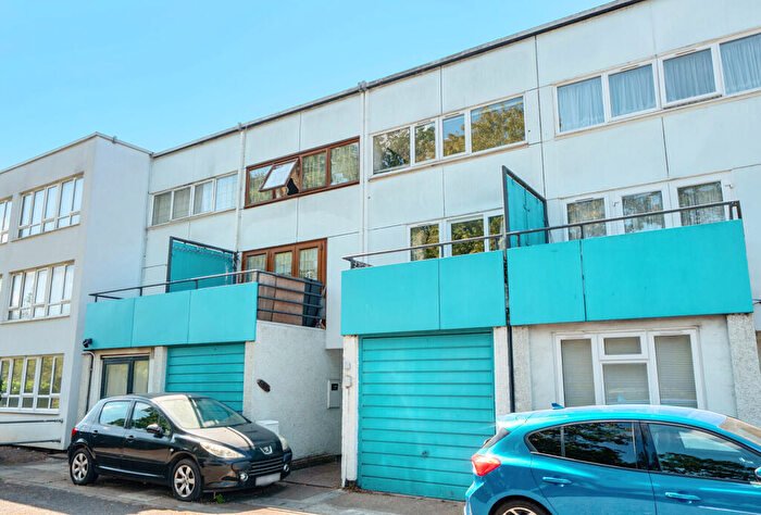 3 Bedroom Terraced House For Sale In Huntingdon Close, Mitcham, CR4