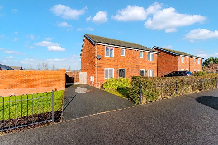 3 Bedroom Semi-Detached House For Sale In Picow Farm Road, Runcorn, WA7