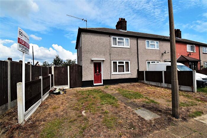 3 Bedroom End Of Terrace House For Sale In Bowerman Road, Chadwell St.Mary, RM16