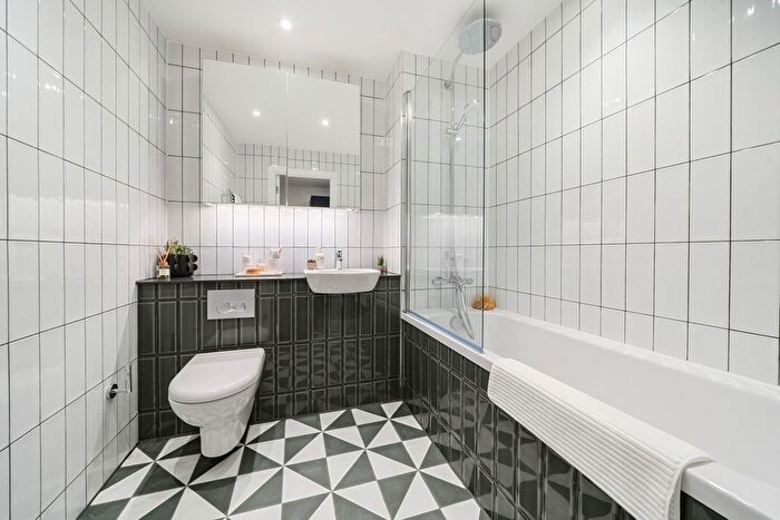1 Bedroom Flat To Rent In Uncle Leeds, Whitehall Leeds ., LS12