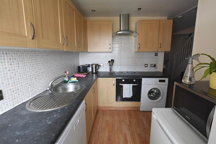 5 Bedroom Property To Rent In Horton House, Field Rd, W6