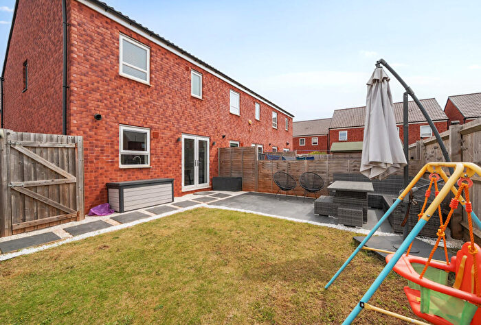 3 Bedroom End Of Terrace House For Sale In Crossman Road, Yate, Bristol, Gloucestershire, BS37