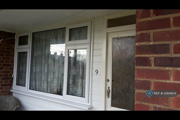 1 Bedroom Flat To Rent In Dean Court, Canterbury, CT1